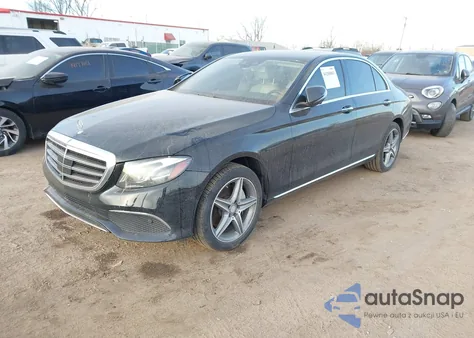 2017 Mercedes-Benz E 300 4Matic z USA, uszkodzony, nr VIN WDDZF4KB0HA195198